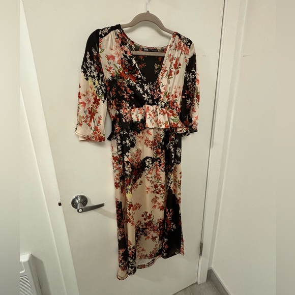 Zara floral midi dress (size XS) - Picture 2 of 3